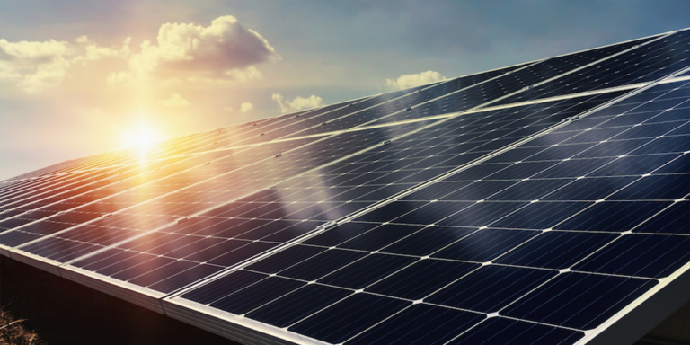 o sistema de energia solar funciona?